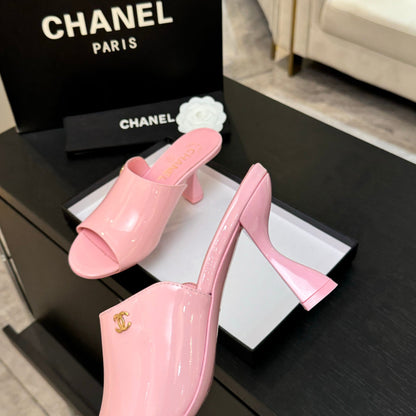 PEEP TOE MULE 85MM IN PINK PATENT CALFSKIN