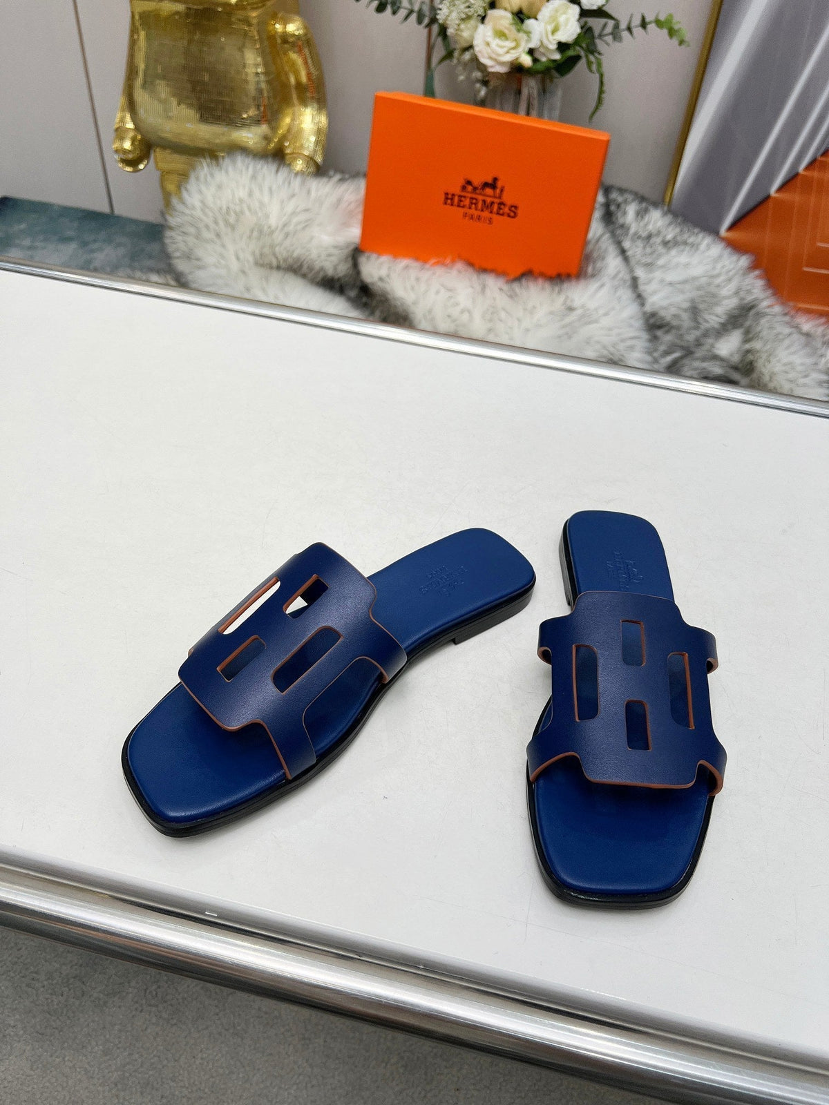 FLATFORM SANDAL NAVY CALFSKIN