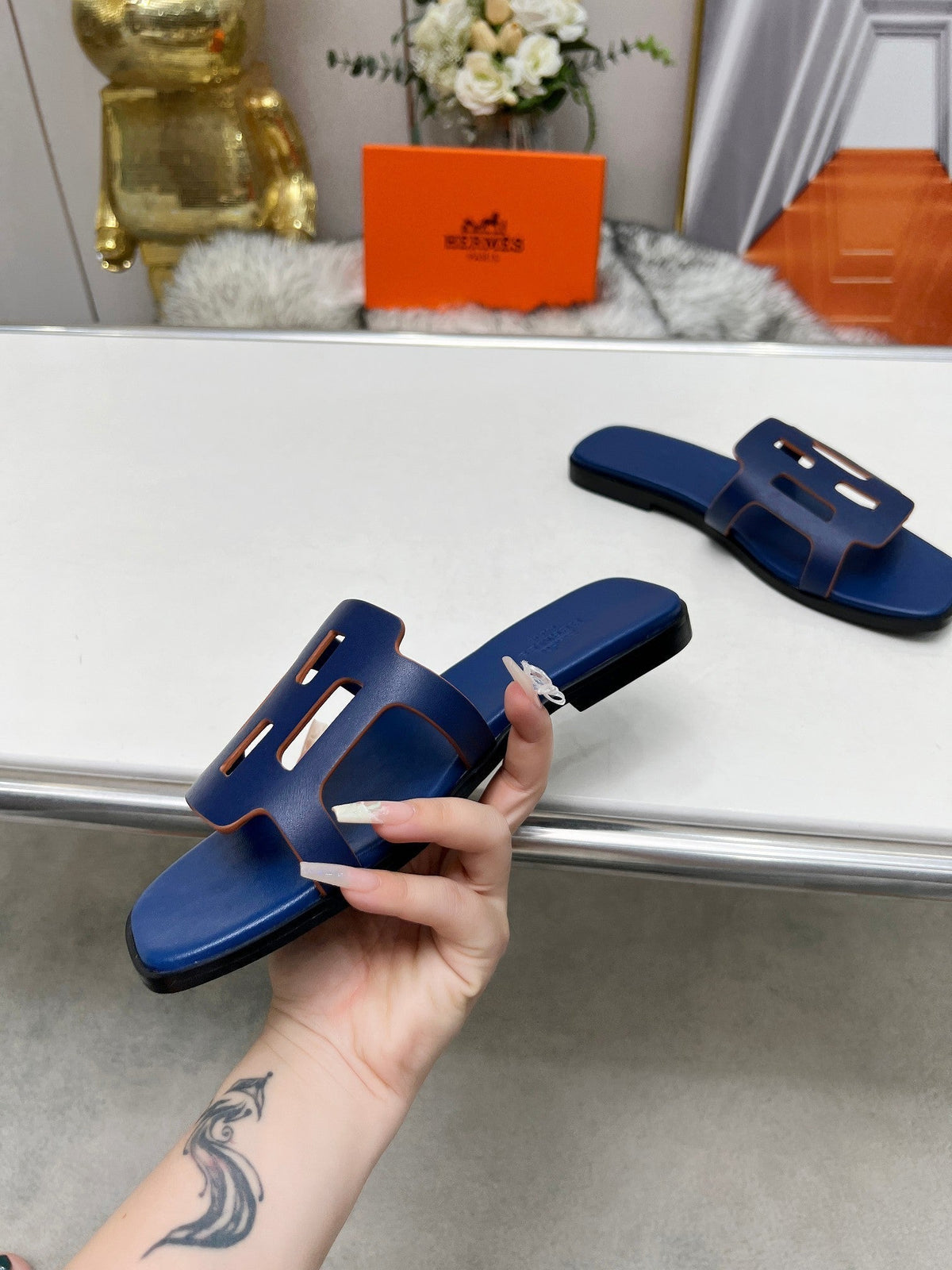 FLATFORM SANDAL NAVY CALFSKIN