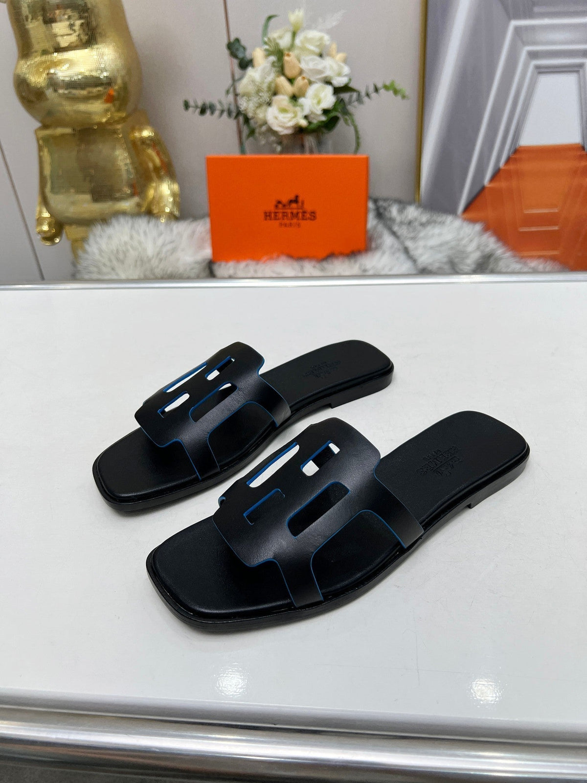 FLATFORM SANDAL BLACK CALFSKIN