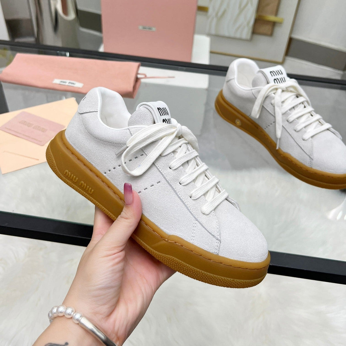 ECRU SNEAKERS IN LIGHT GREY SUEDE