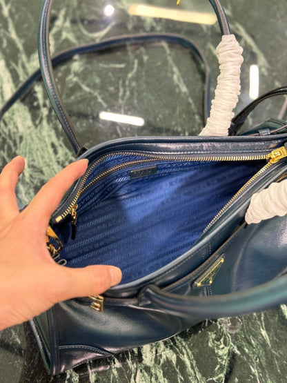 HANDBAG 32 IN BLACK SOFT SMOOTH LAMBSKIN