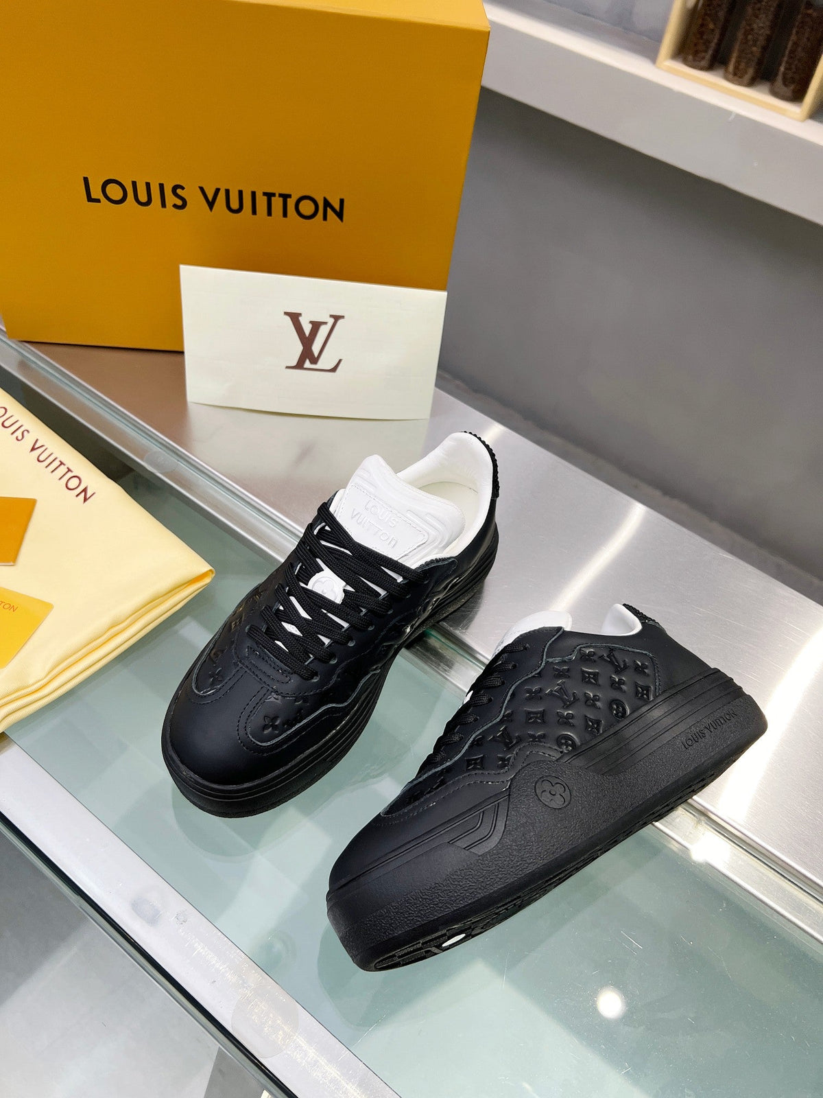 LV WOMEN GROOVY PLATFORM IN BLACK EMBOSSED CALFSKIN