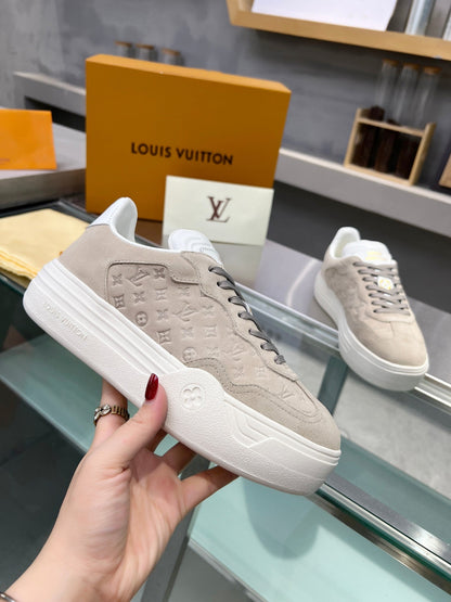 LV WOMEN GROOVY PLATFORM IN CAMEL BROWN EMBOSSED SUEDE