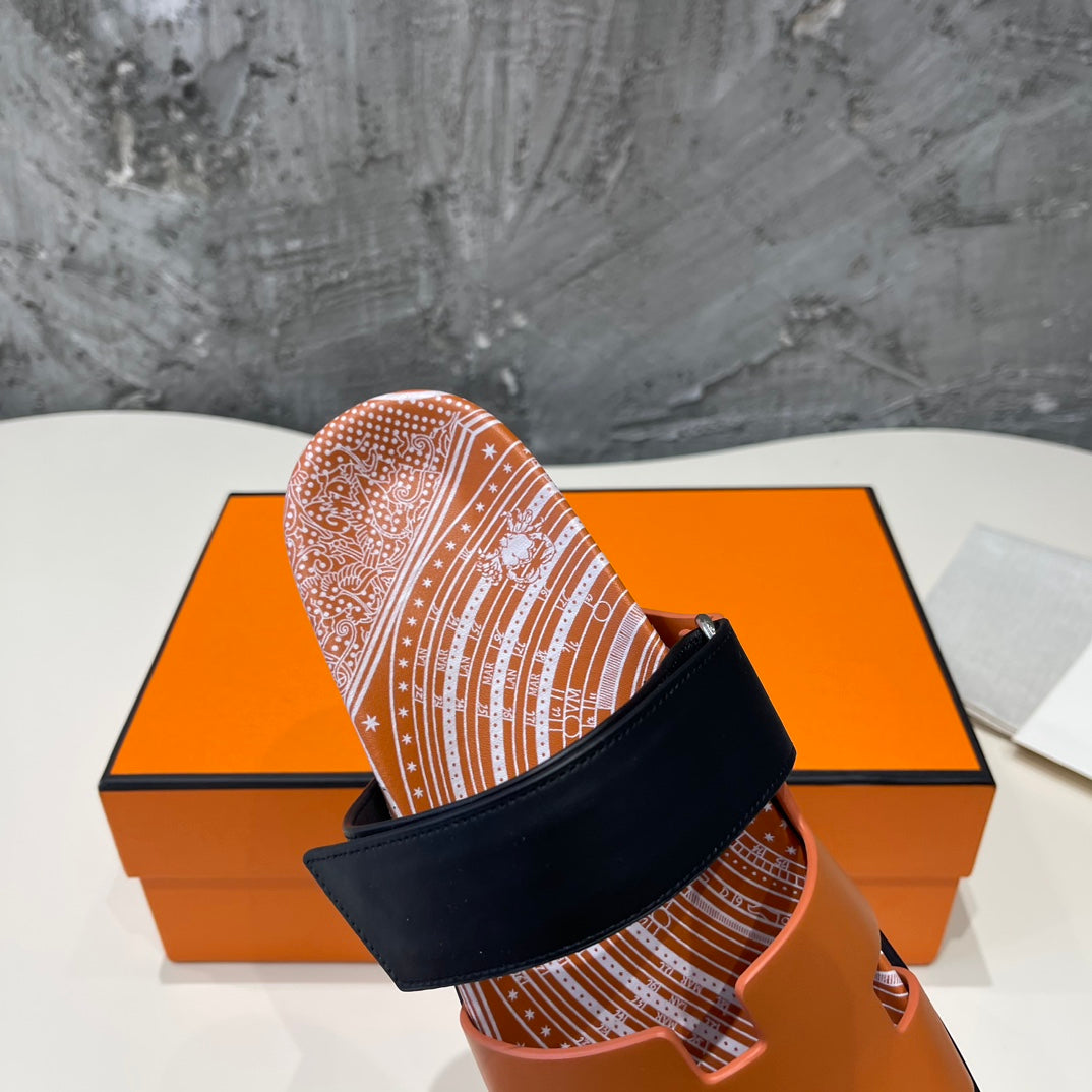 CHYPRE SANDAL CARAMEL CALFSKIN UNIQUE
