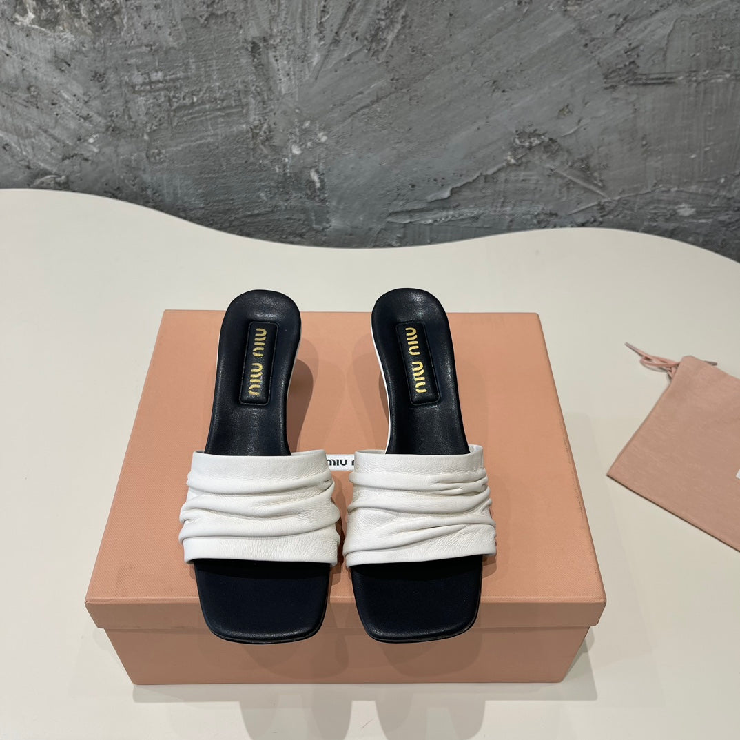 HIGH - HEEL WHITE MIX BLACK SHEEPSKIN WITH STYLIZED STRAPS