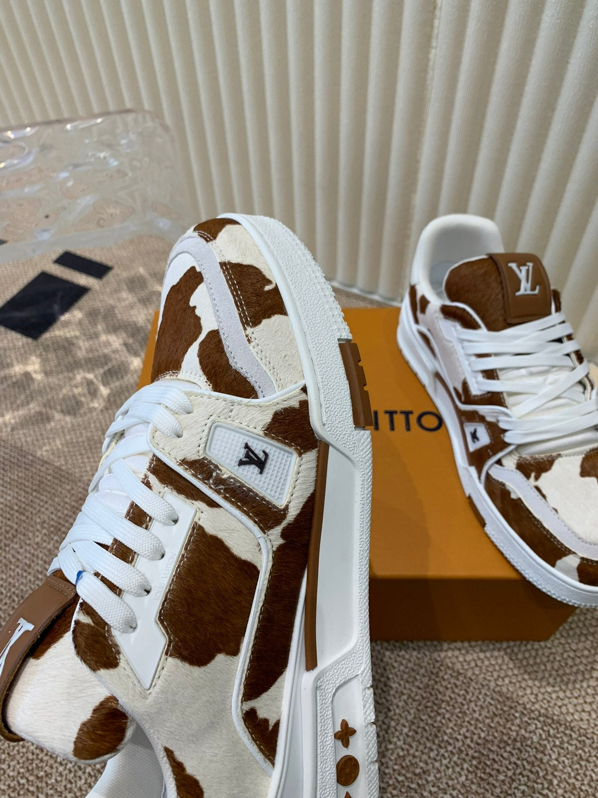 LV TRAINER SNEAKER PONY BROWN MIX WHITE