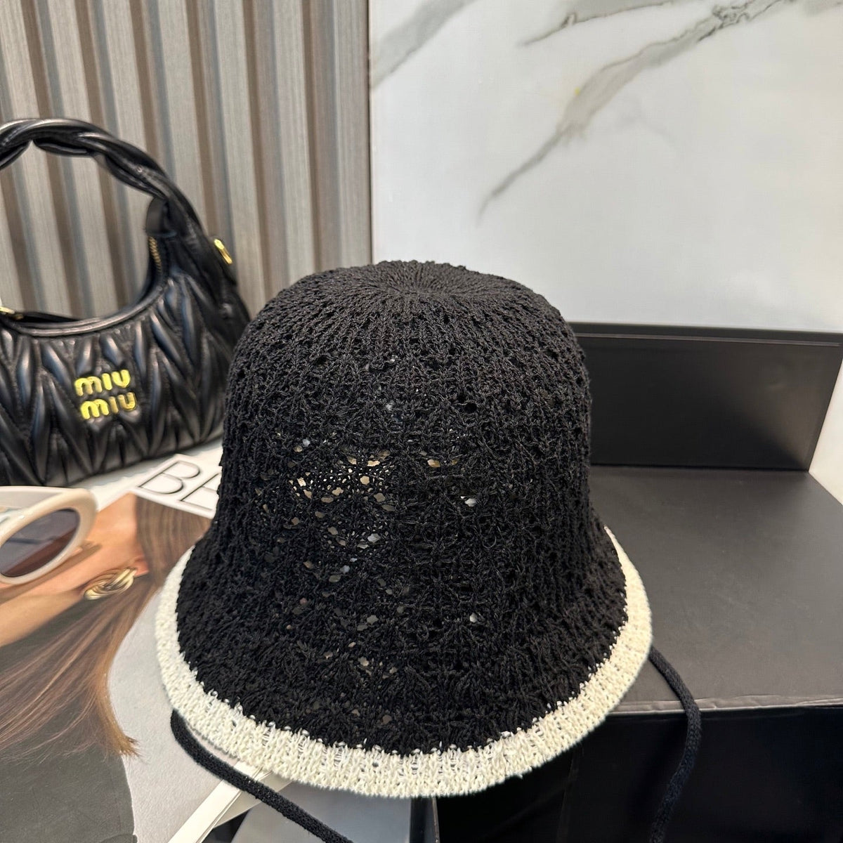 BUCKET HAT MODEL 652271 IN BLACK AND WHITE CROCHET