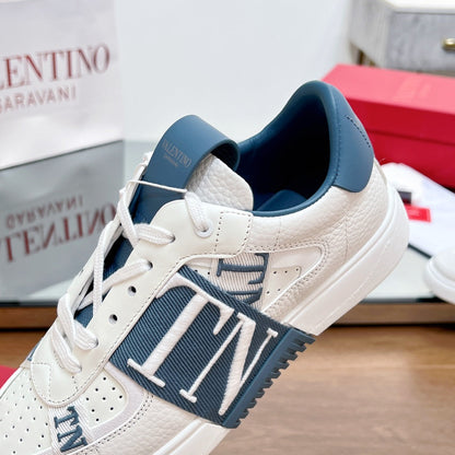 VL7N LOW-TOP WHITE CALFSKIN AND AEGEAN BLUE FABRIC SNEAKER WITH BANDS