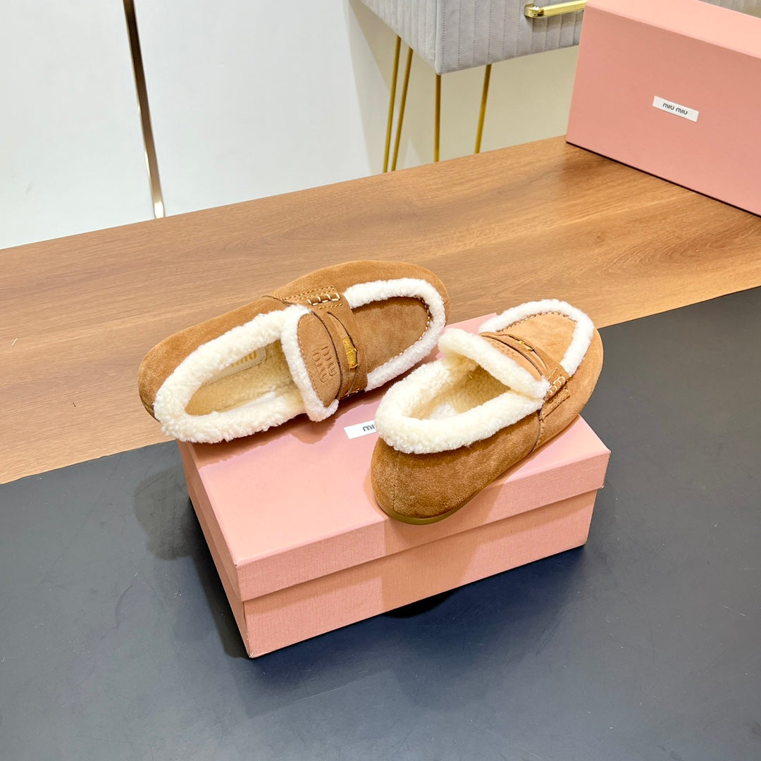 LOAFERS IN CIDER BROWN SUEDE AND WHITE SHEARLING TRIM