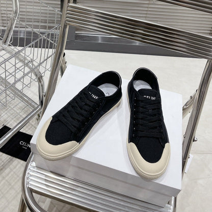 JANE SNEAKERS LOW LACE-UP WITH TRIOMPHE PATCH IN CANVAS AND CALFSKIN BLACK