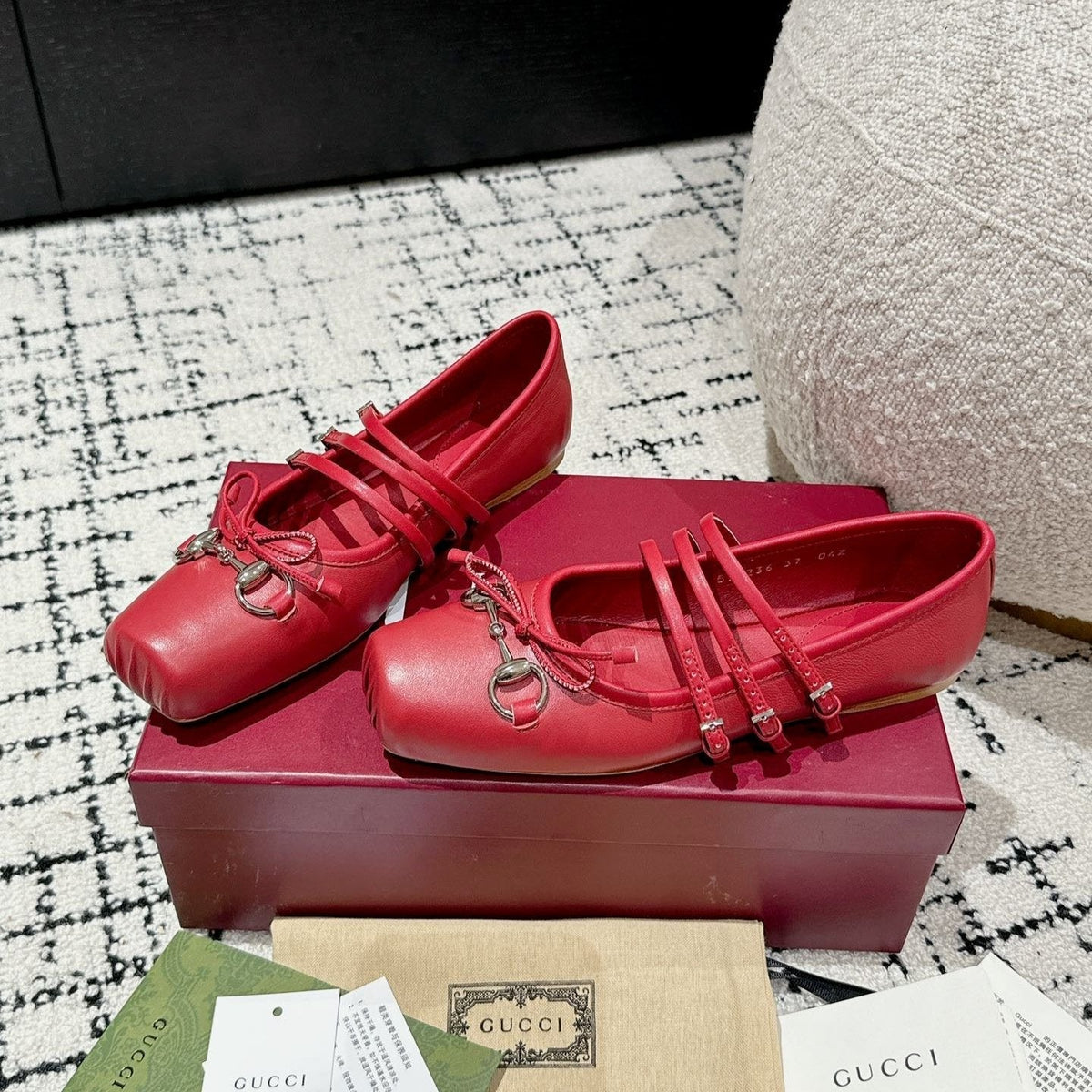 MARY JANE FLAT IN CRIMSON RED CALFSKIN