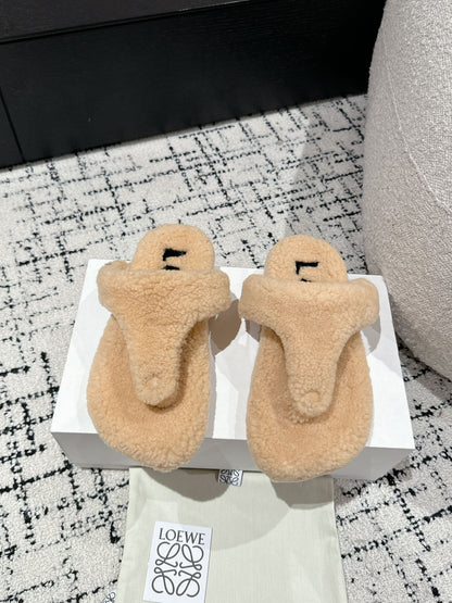 LW SHEARLING THONG SLIPPER IN PASTEL YELLOW