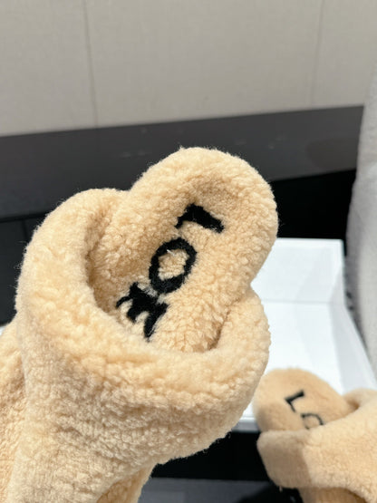 LW SHEARLING THONG SLIPPER IN PASTEL YELLOW