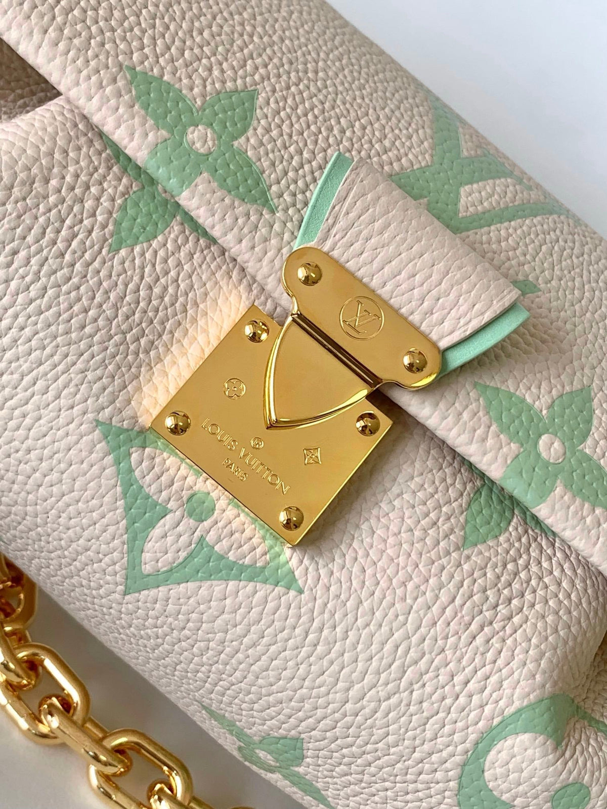 FAVORITE BAG 24 IN BEIGE MIX GREEN MONOGRAM SOFT GRAINED COWHIDE