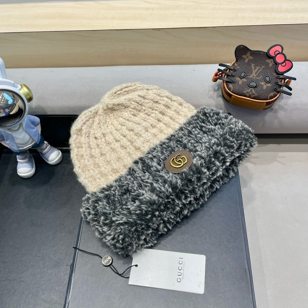 BEANIE HAT IN BEIGE WOOL AND FLEECE 399547