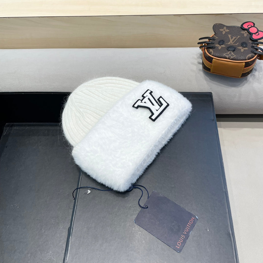 KNITTED BEANIE HAT IN WHITE WOOL AND RABBIT FUR 413354
