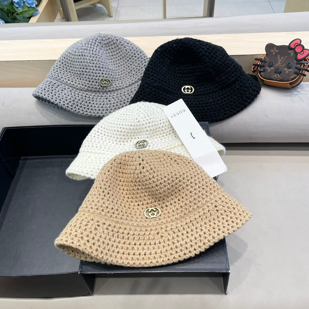 KNITTED BUCKET HAT IN STEEL GRAY WOOL 413396