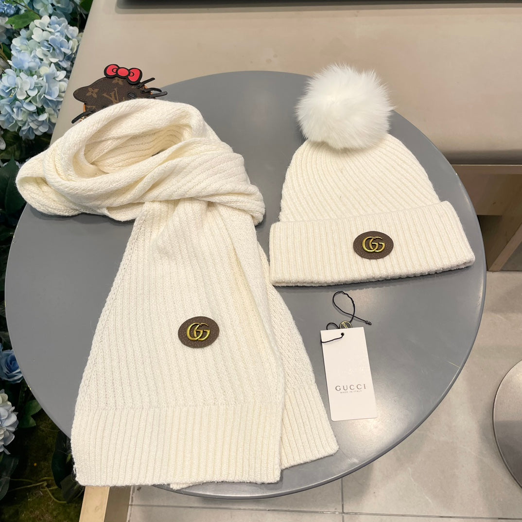 SET SCARF AND HAT IN WHITE WOOL 414780