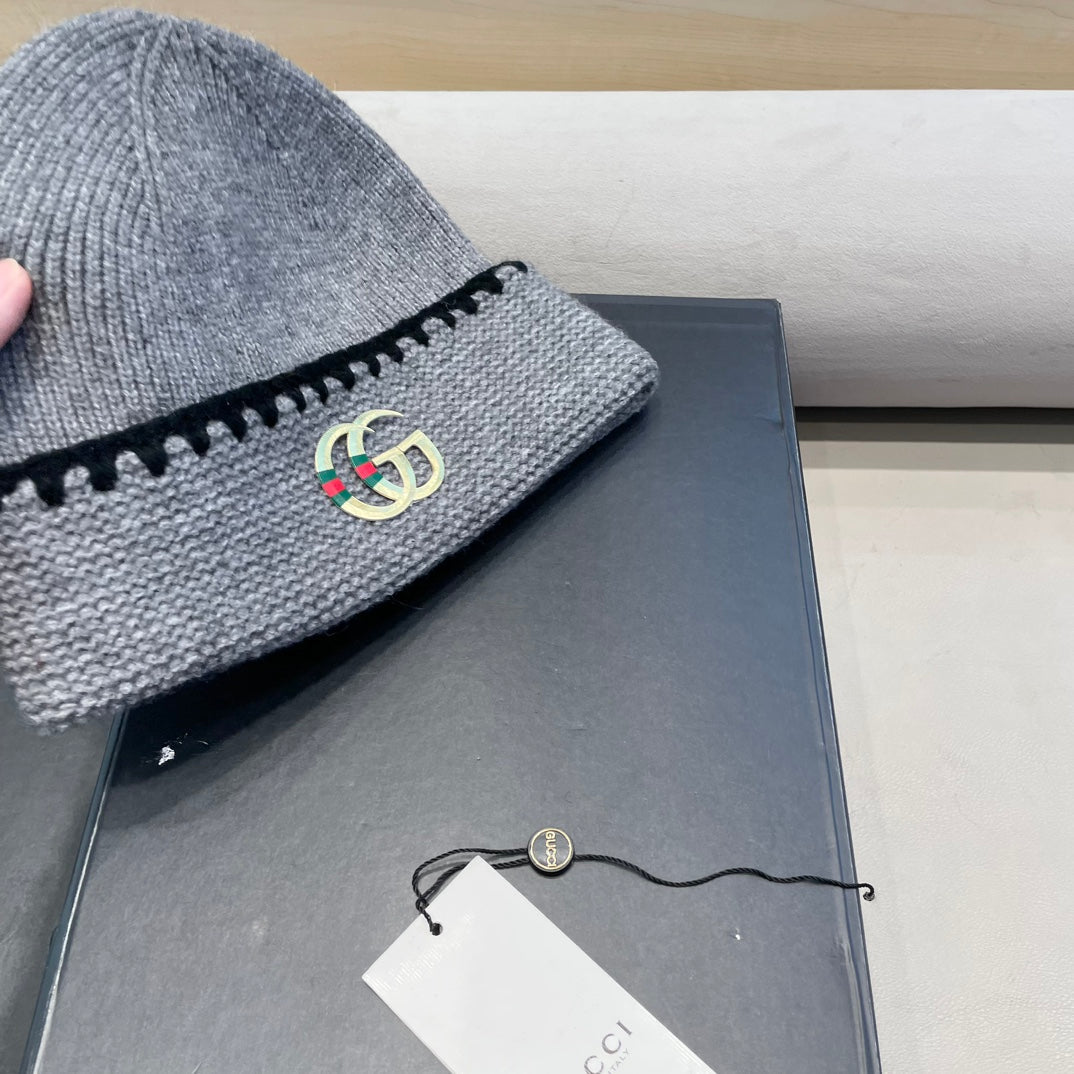 BEANIE HAT IN RHINO GRAY WOOL 416414