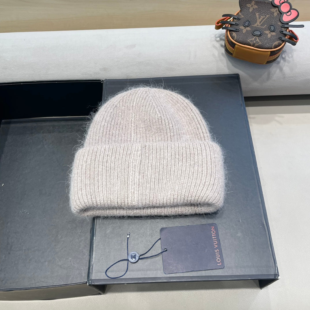 KNITTED BEANIE HAT IN LIGHT BEIGE WOOL AND RABBIT FUR 417756