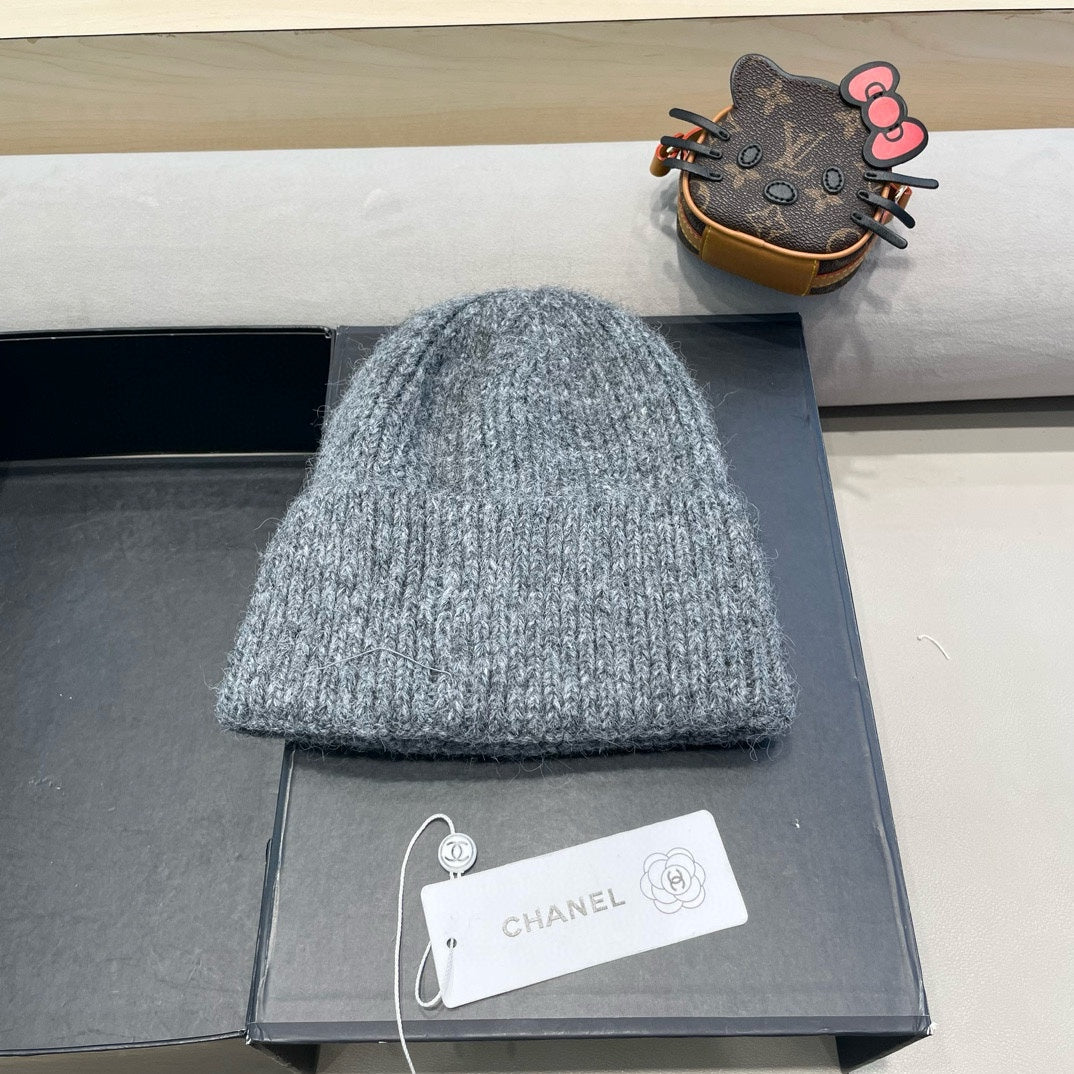 BEANIE HAT IN SHARK GRAY WOOL WITH BOW 421252
