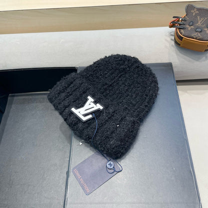 KNITTED BEANIE HAT IN BLACK WOOL 421268