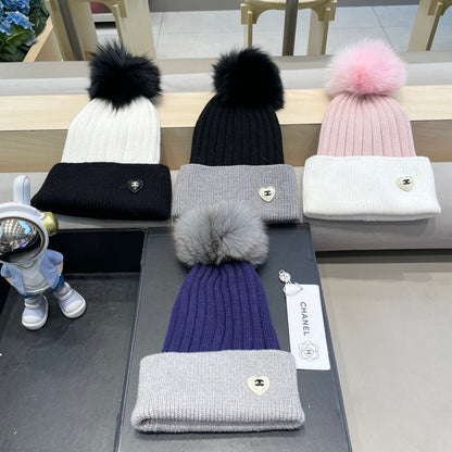 BEANIE HAT IN BLACK MIX LIGHT GRAY WOOL 421050