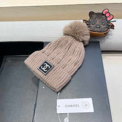 BEANIE HAT IN LIGHT BROWN WOOL 422175