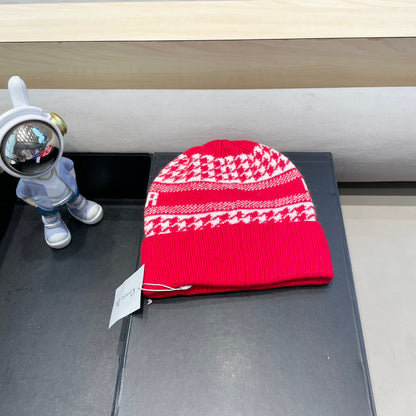 KNITTED BEANIE HAT IN RED CASHMERE WOOL 422478