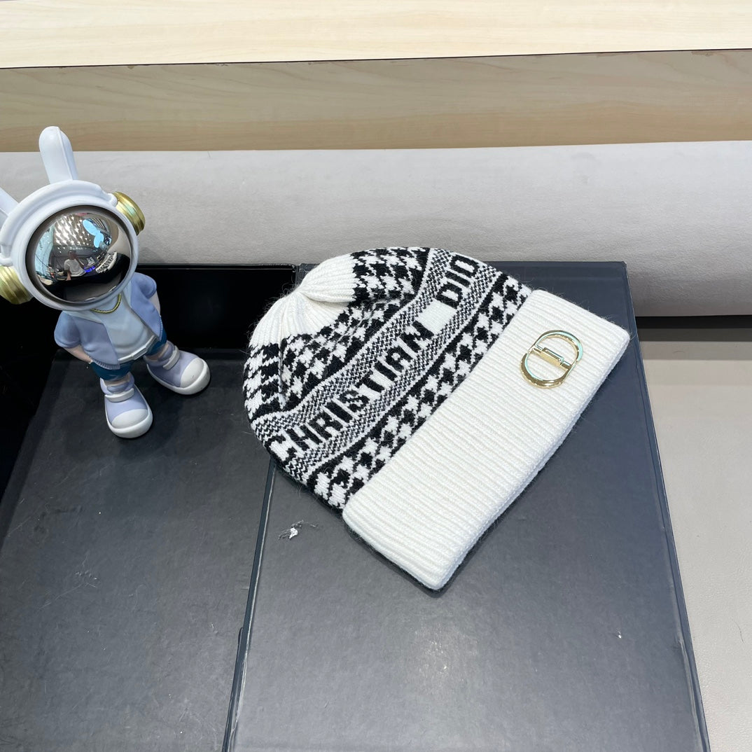 KNITTED BEANIE HAT IN WHITE MIX BLACK CASHMERE WOOL 422479