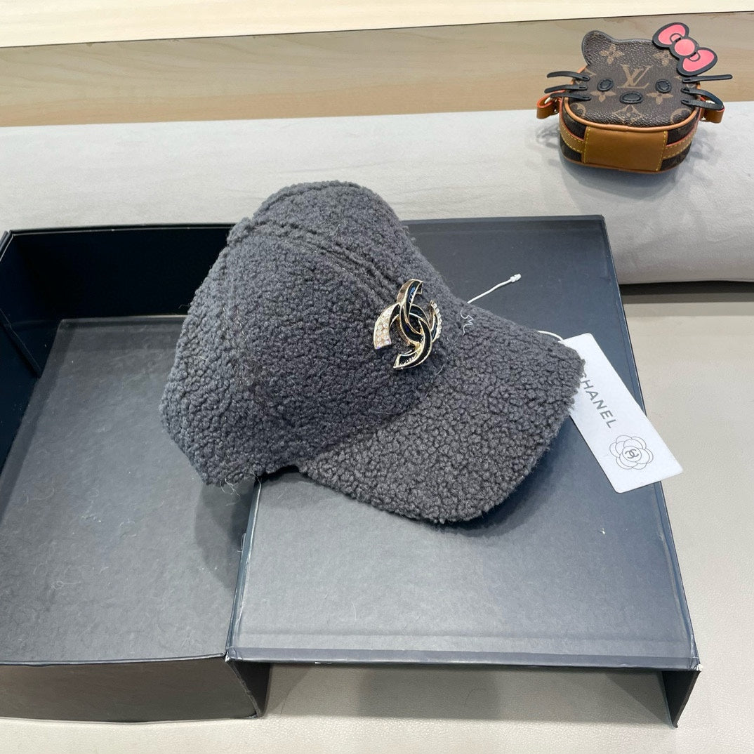 BASEBALL HAT IN MOUSE GRAY LAMB FUR 424254