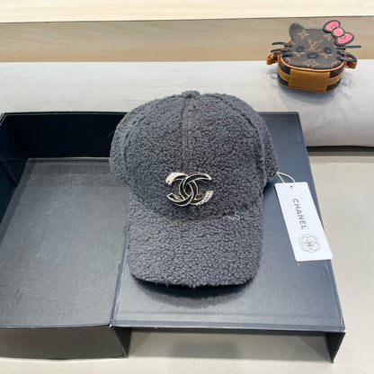 BASEBALL HAT IN MOUSE GRAY LAMB FUR 424254