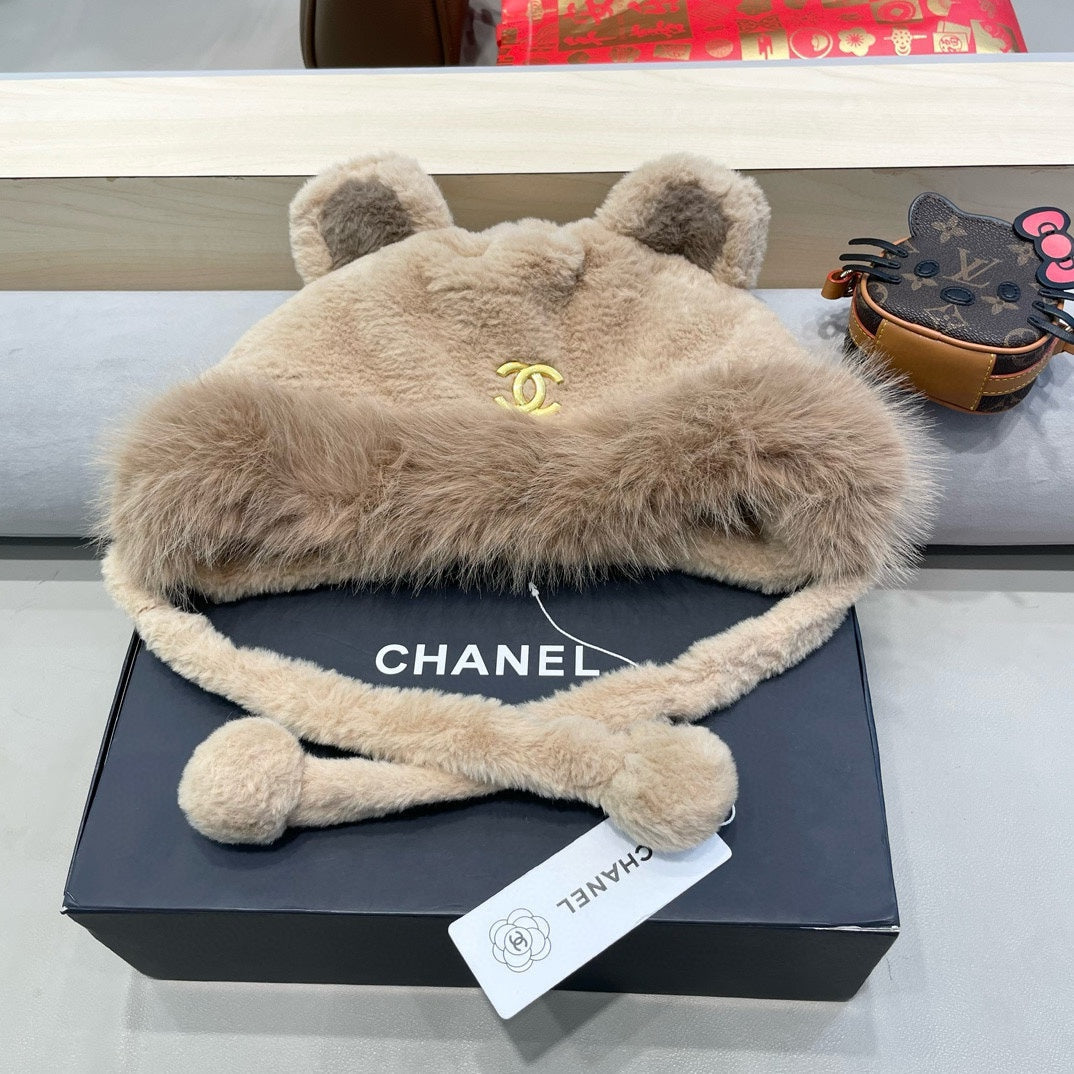 BEANIE HAT IN CAMEL BROWN LAMB FUR 426238