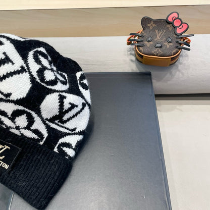 KNITTED BEANIE HAT IN BLACK MIX WHITE WOOL AND RABBIT FUR 426245