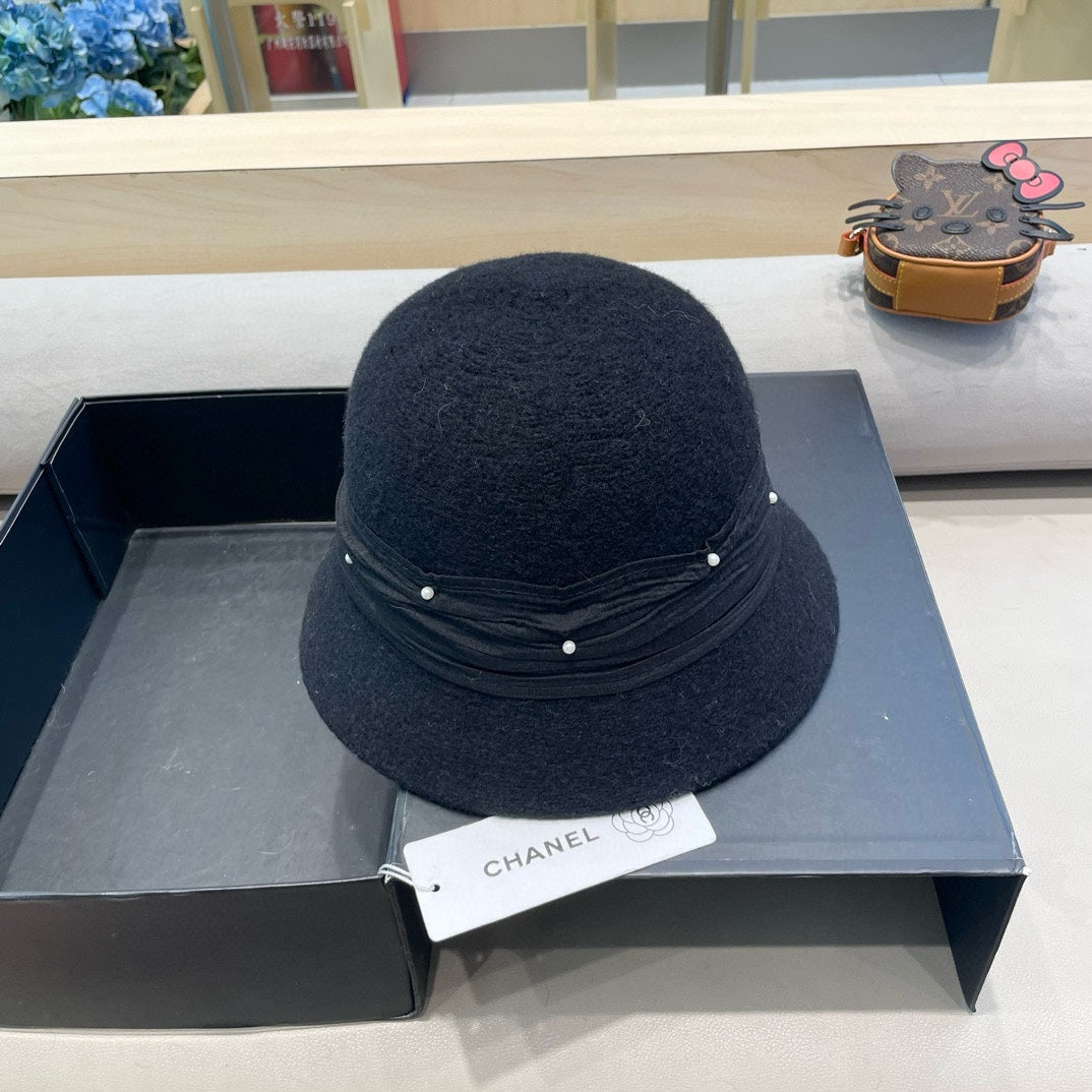 BUCKET HAT IN BLACK WOOL BLEND 426247