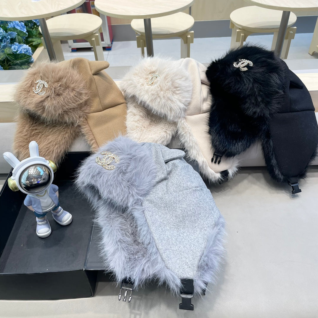 TRAPPER HAT IN BLACK SUEDE AND LAMB FUR 429972
