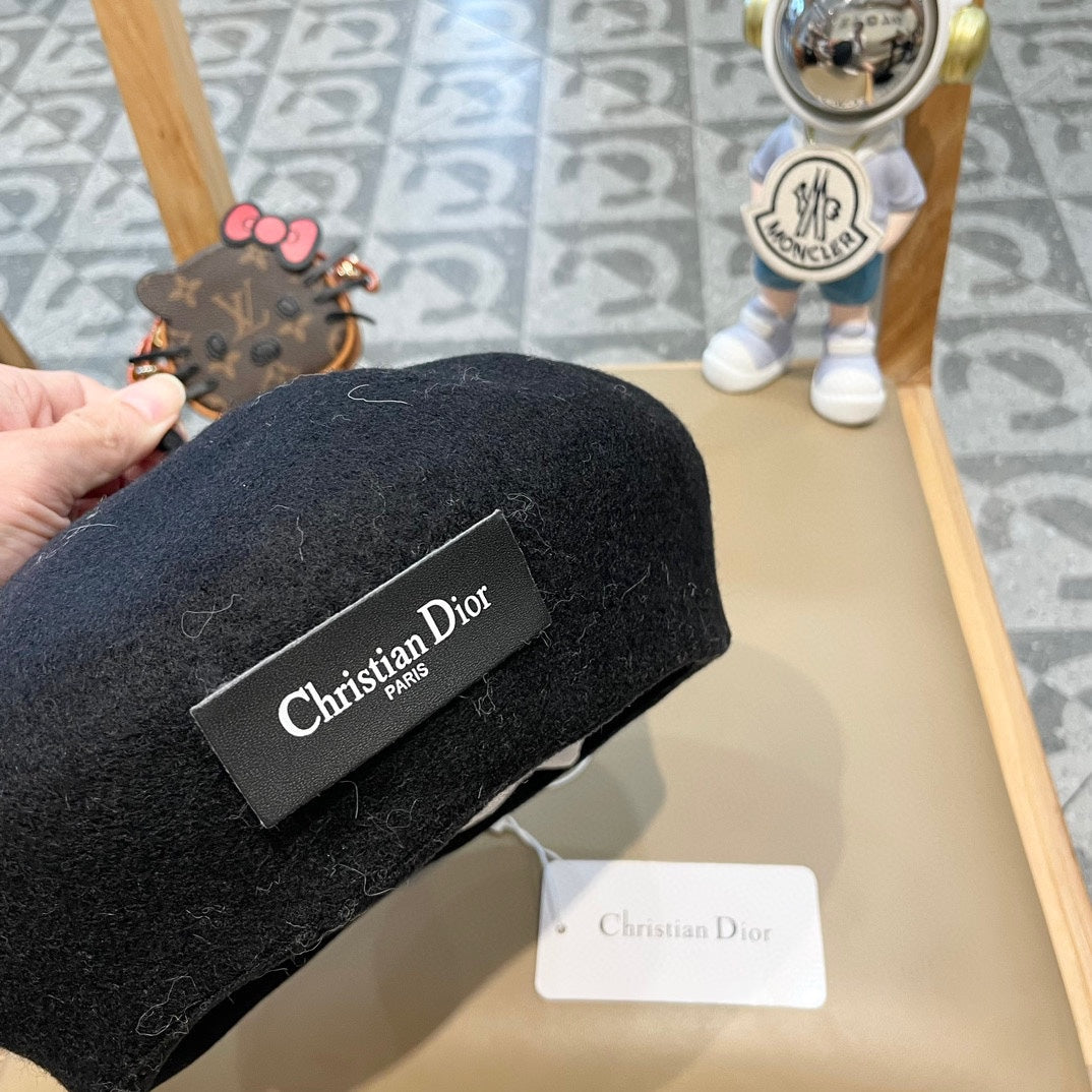 AUSTRALIAN BERET HAT IN BLACK WOOL FELT 431718