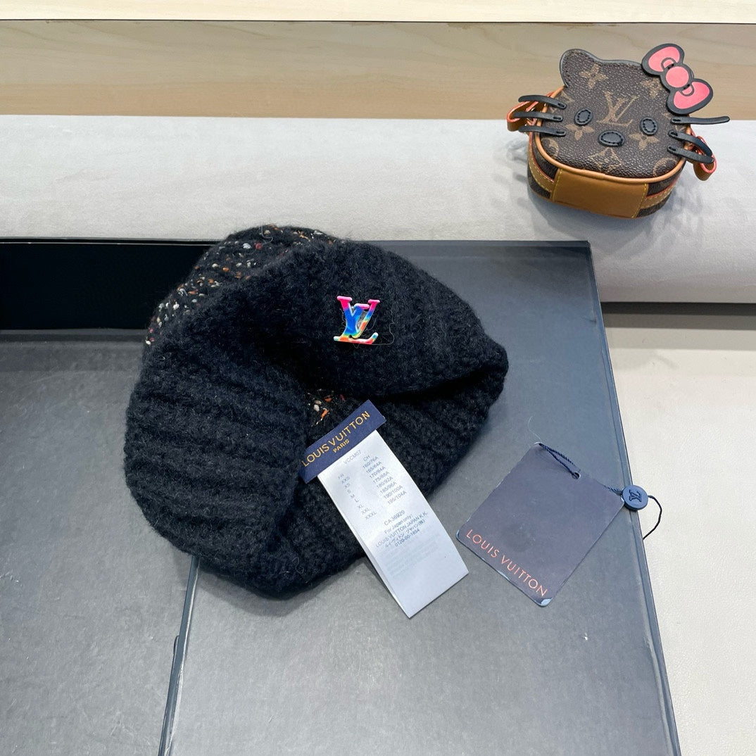 KNITTED BEANIE HAT IN BLACK WOOL 431619