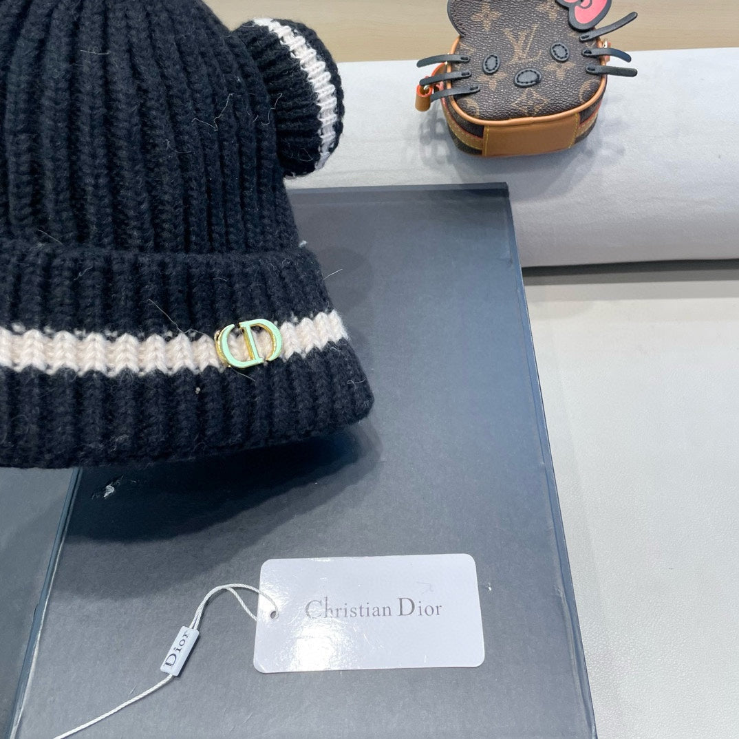 STRIPED BEANIE HAT WITH CUTE BEAR EARS IN BLACK WOOL 433438