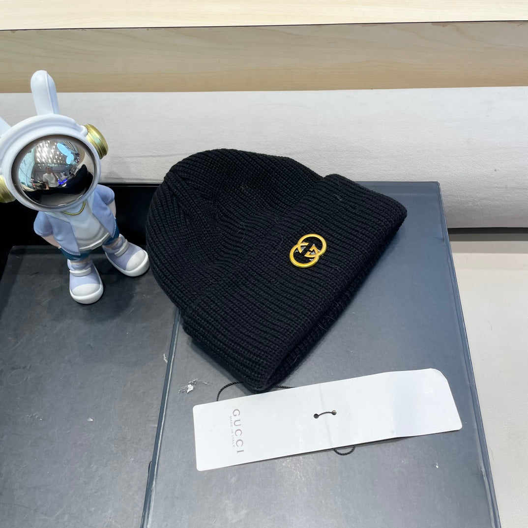 BEANIE HAT IN BLACK WOOL 433460