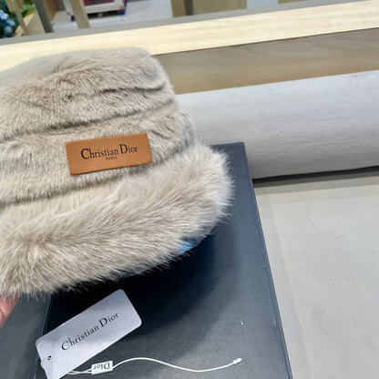 BUCKET HAT IN BEIGE MINK FUR 433470