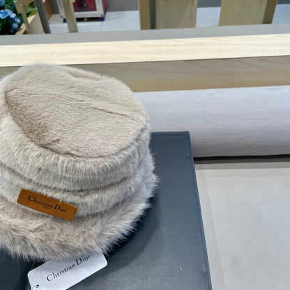 BUCKET HAT IN BEIGE MINK FUR 433470