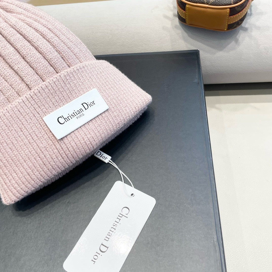 KNITTED BEANIE HAT IN LIGHT PINK WOOL AND FOX FUR 435032