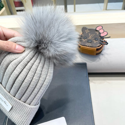 KNITTED BEANIE HAT IN RHINO GRAY WOOL AND FOX FUR 435033