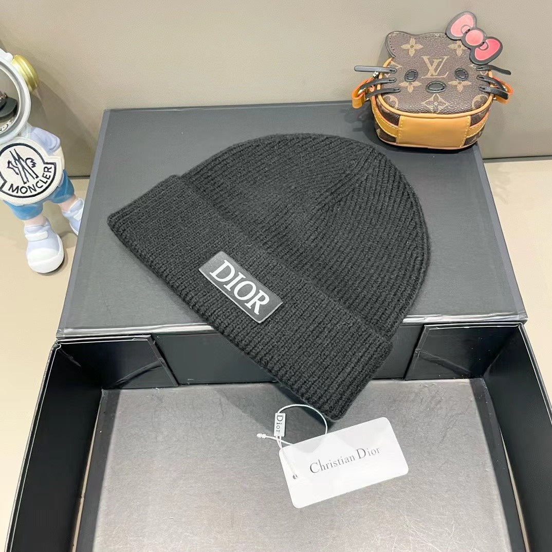 KNITTED BEANIE HAT IN BLACK WOOL AND RABBIT FUR 439678