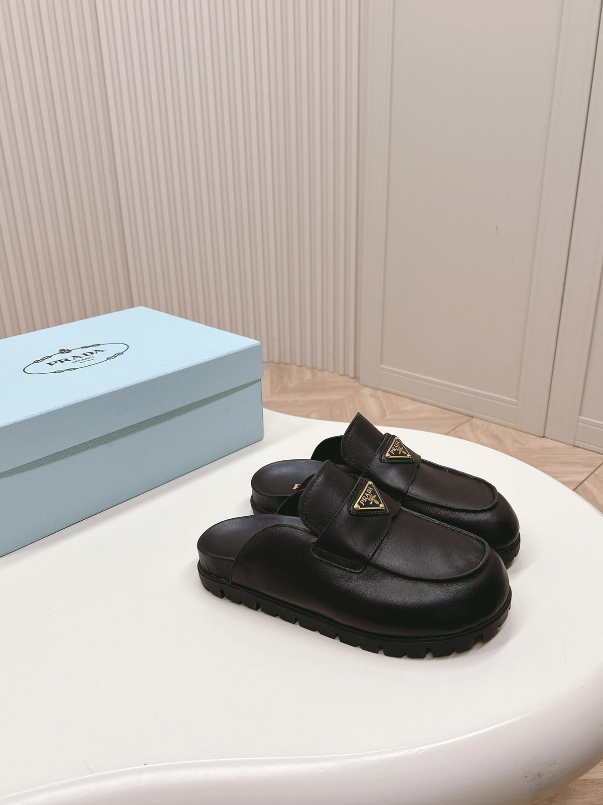 PRA SABOTS MULES BLACK CALFSKIN