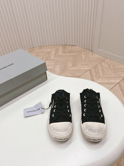 PARIS MULES IN BLACK DESTROYED DENIM AND RUBBER