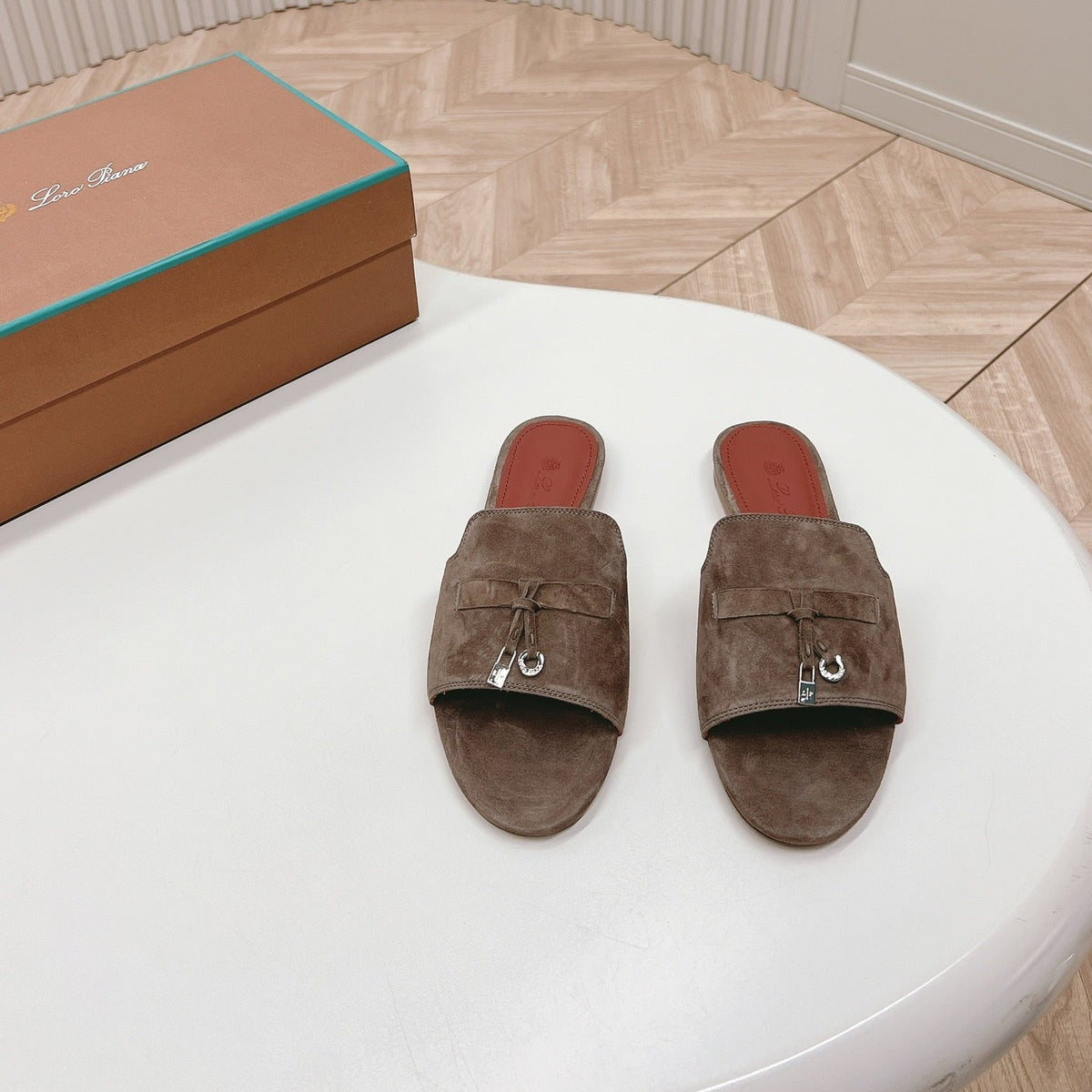 LP SUMMER CHARMS SANDALS IN ASH BROWN SUEDE
