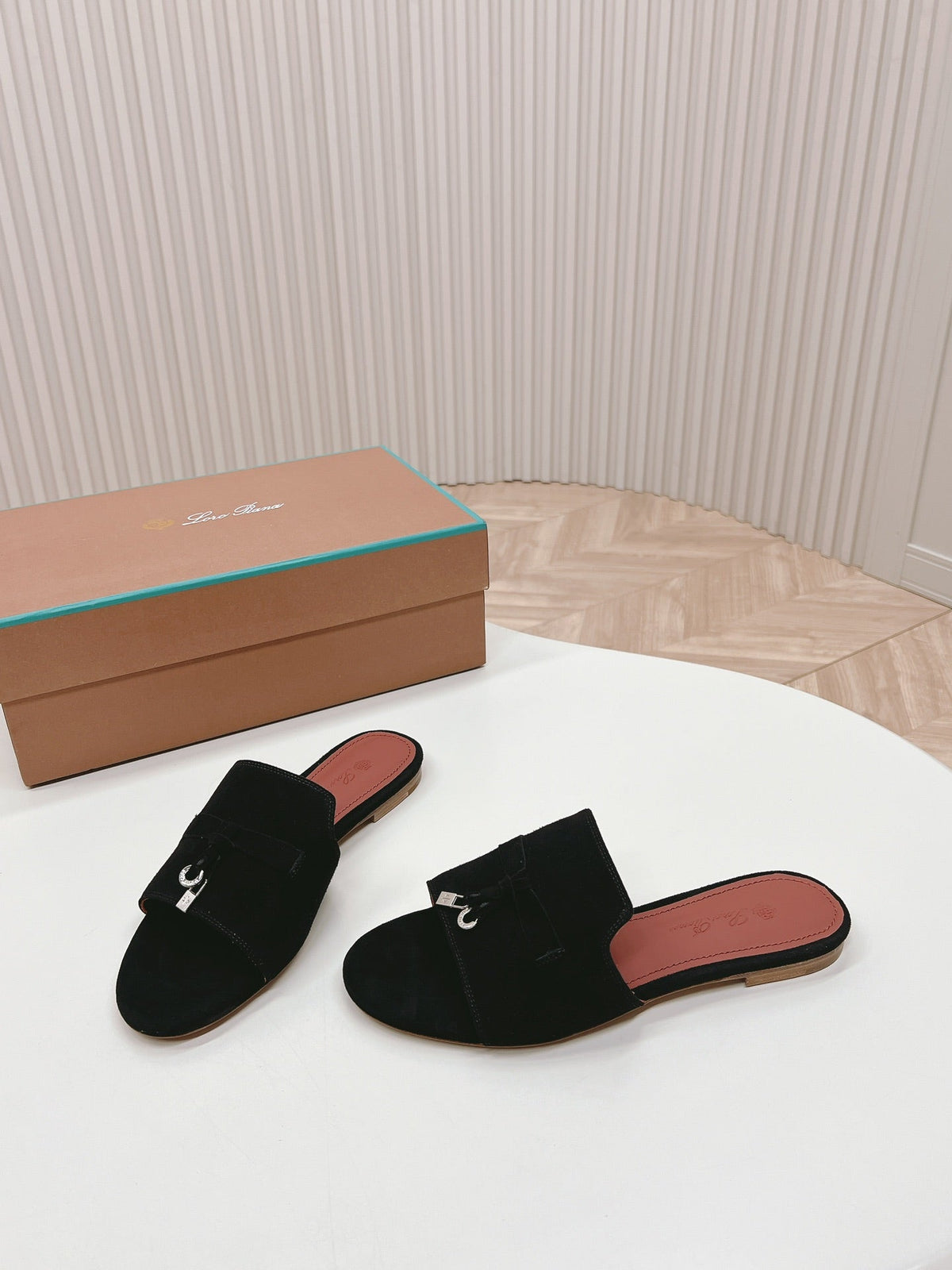 LP SUMMER CHARMS SANDALS IN BLACK SUEDE
